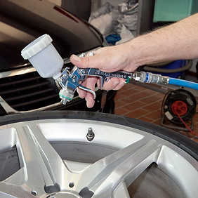 Felgendoktor bei Auto-Bender Wuppertal